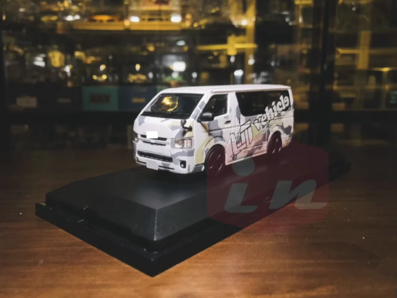 Модель 1:43 Hiace (Гонконг), белая, модифицированная, коллекционная, лимитированная серия, модель автомобиля из литого металла, хобби-игрушка
Модель 1:43 Hiace (Гонконг), белая, модифицированная, коллекционная, лимитированная серия, модель автомобиля из литого металла, хобби-игрушка