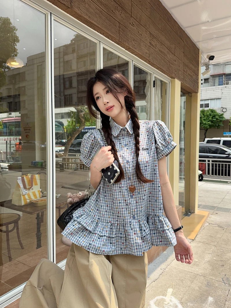 Elegant Embroidered Plaid Bubble Sleeve Shirt Women's Summer 2026 New Loose Sweet Lace Hem Top Korean Style Commute Fashion
Elegant Embroidered Plaid Bubble Sleeve Shirt Women's Summer 2026 New Loose Sweet Lace Hem Top Korean Style Commute Fashion