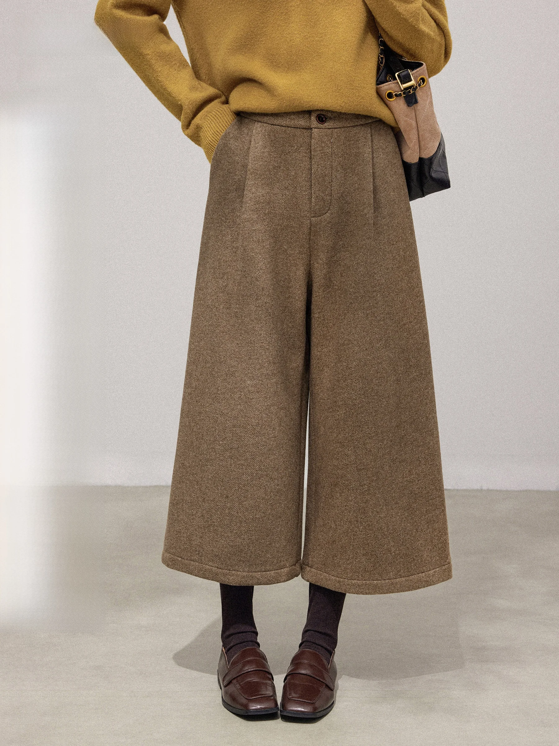 Женские широкие брюки с высокой талией из утолщенной шерсти, осенне-зимние, свободные, прямые, повседневные, от Zhang Dou Dou
Женские широкие брюки с высокой талией из утолщенной шерсти, осенне-зимние, свободные, прямые, повседневные, от Zhang Dou Dou