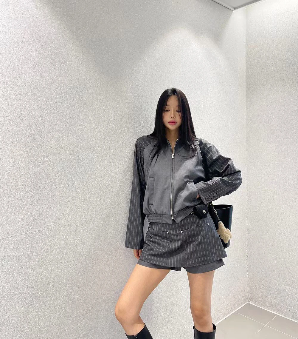 Женский повседневный костюм East Gate: пиджак и плиссированная юбка-брюки с воротником-стойкой, весна 2026, новинка
Женский повседневный костюм East Gate: пиджак и плиссированная юбка-брюки с воротником-стойкой, весна 2026, новинка