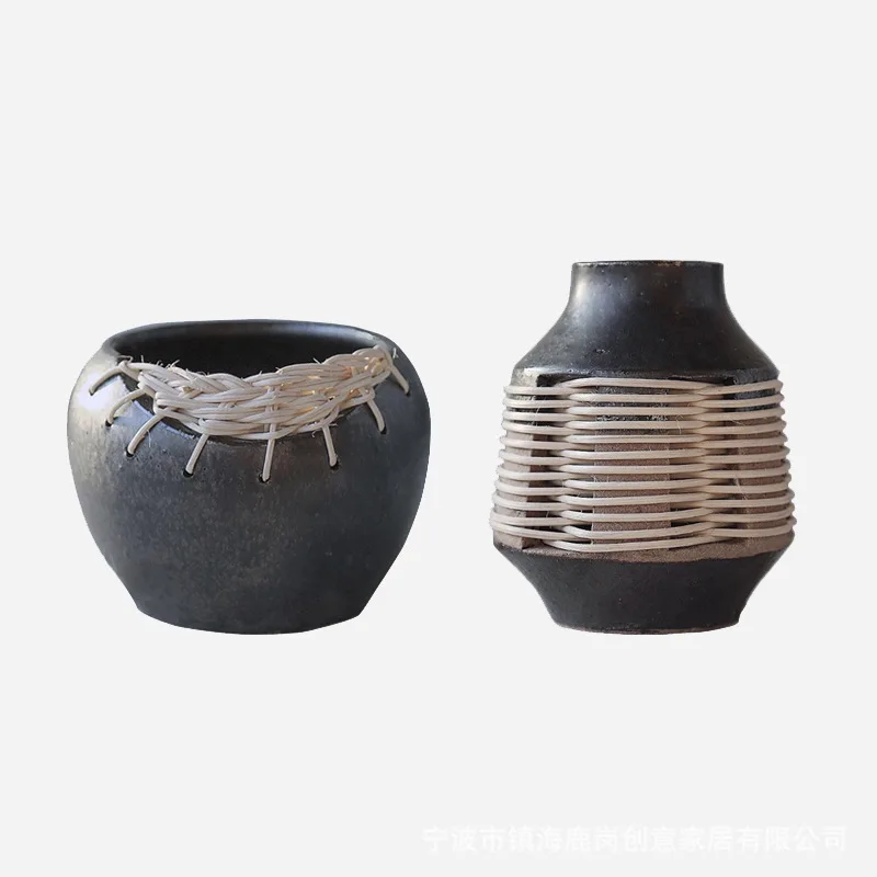 Kuban wabi **** Japanese creative rattan ceramic vase living room dining table flower arrangement living room table decoration o
Kuban wabi **** Japanese creative rattan ceramic vase living room dining table flower arrangement living room table decoration o