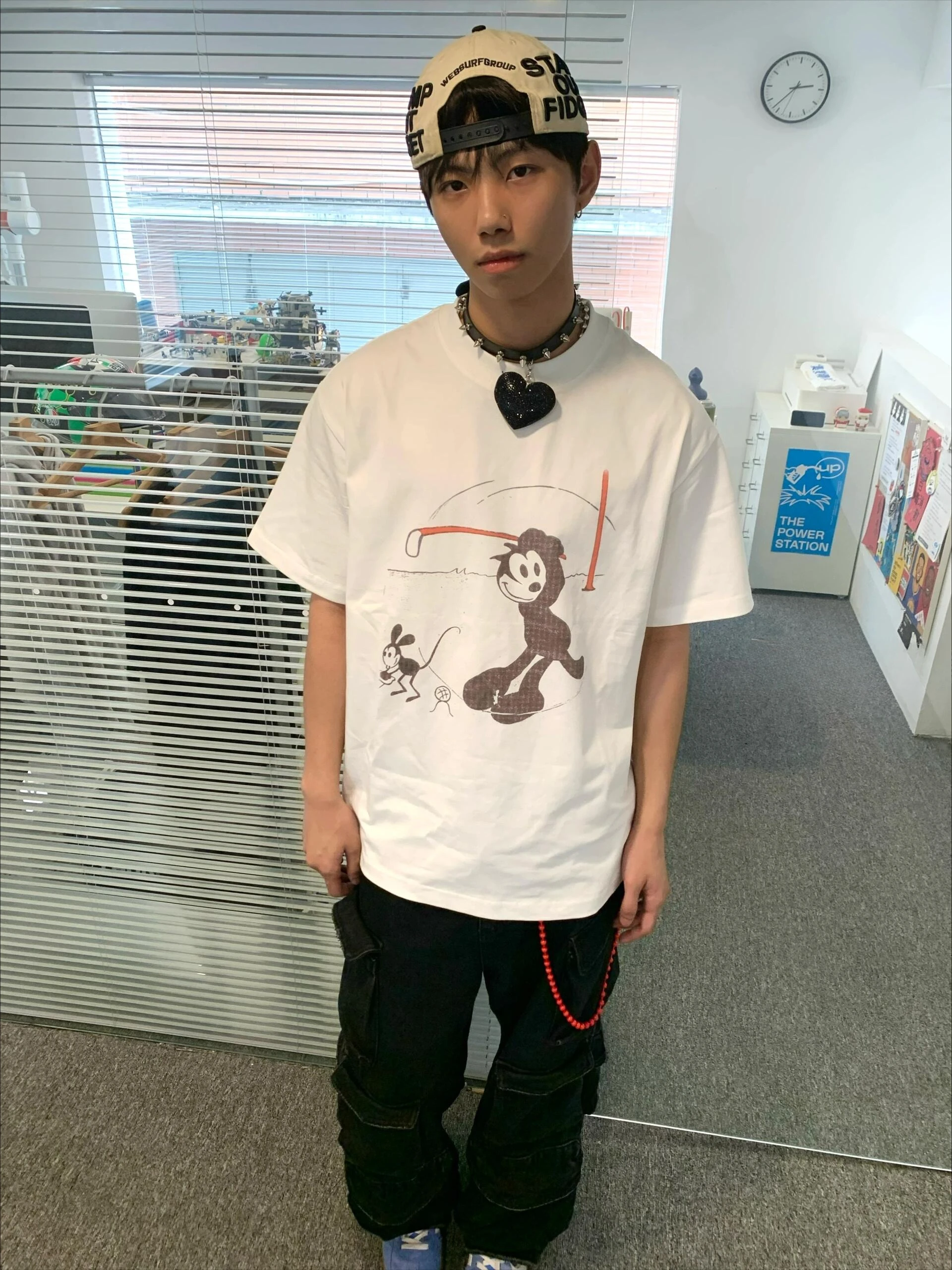 Summer MINISO Joint Disney Oswald Cartoon Character Print Retro Summer Men's and Women's Same Casual Sports Short-sleeved Family
Summer MINISO Joint Disney Oswald Cartoon Character Print Retro Summer Men's and Women's Same Casual Sports Short-sleeved Family