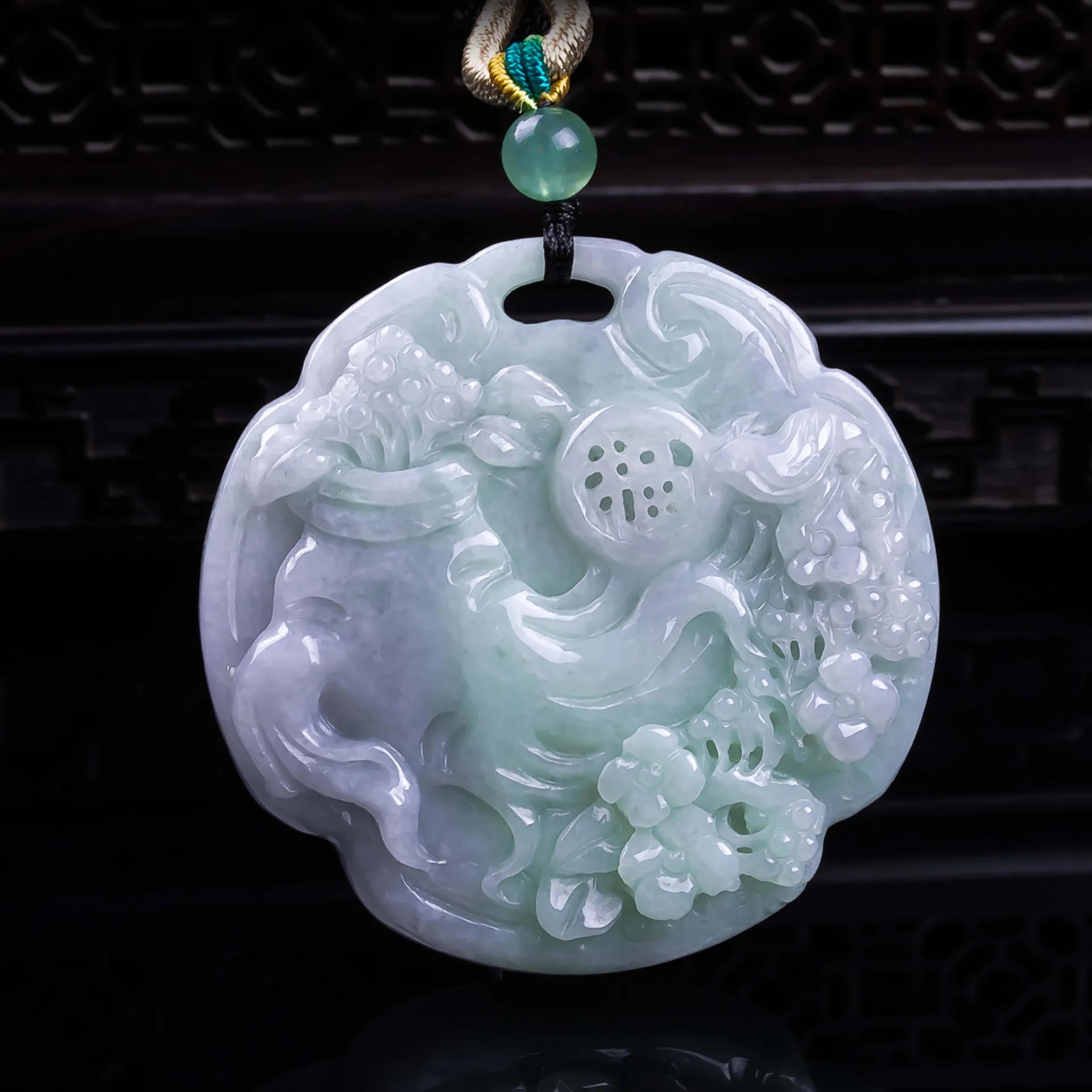 Natural Myanmar Jadeite Flower Pendant Necklace Vintage Carved Amulet Fashion Real Jade Luxury Talismans Gifts for Women
Natural Myanmar Jadeite Flower Pendant Necklace Vintage Carved Amulet Fashion Real Jade Luxury Talismans Gifts for Women