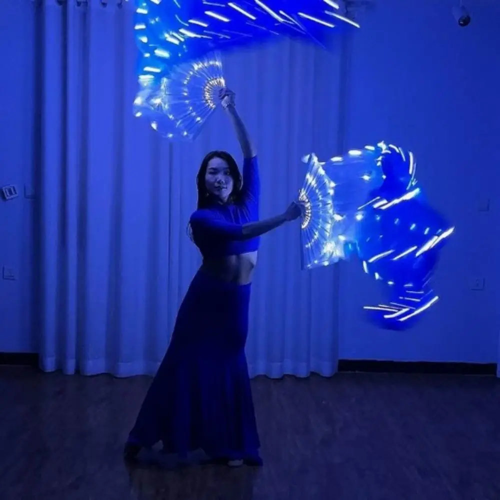Gradient Color LED Classical Dance Fan Long Imitation Rayon 1.5m Belly Dancing Fan Performence Props Dancer Practice Silk Fans
Gradient Color LED Classical Dance Fan Long Imitation Rayon 1.5m Belly Dancing Fan Performence Props Dancer Practice Silk Fans
