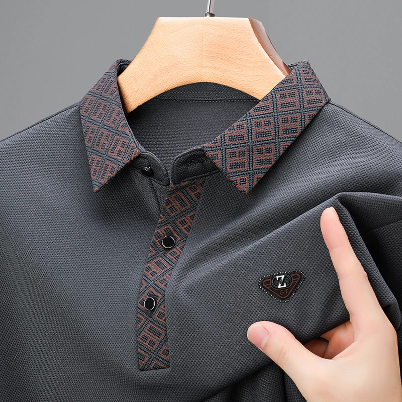 Высокое качество Мужская рубашка с длинными рукавами POLO Осенний модный бренд жаккардовый воротник Z значок премиальный дизайн для отдыха футболка
Высокое качество Мужская рубашка с длинными рукавами POLO Осенний модный бренд жаккардовый воротник Z значок премиальный дизайн для отдыха футболка