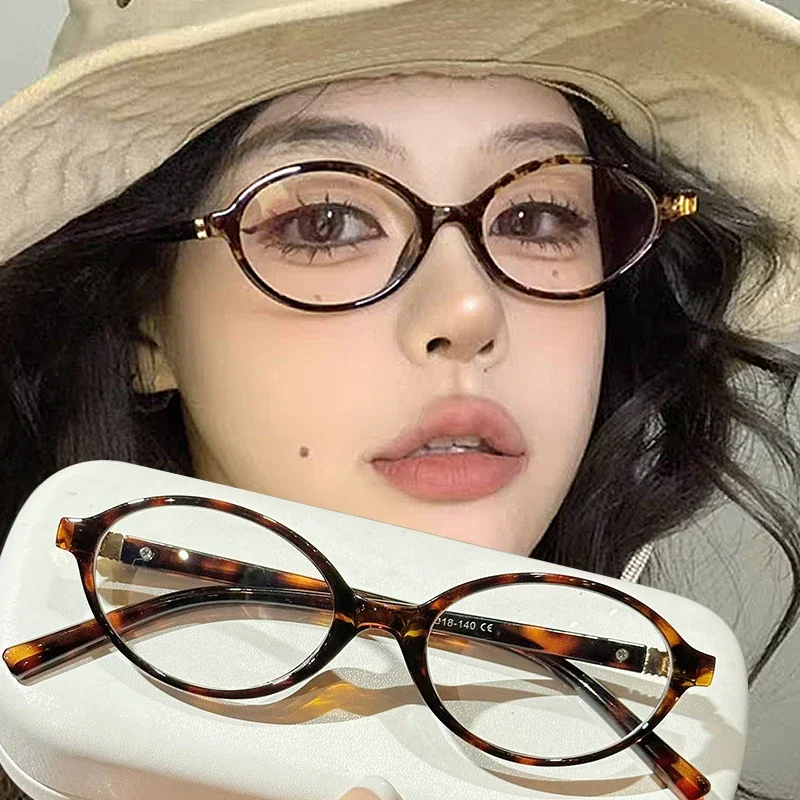 Y2K Girls Retro Oval Frame Glasses Women Female Ins Sweet Cool Eyewear Trend Reading Computer Anti Blue Light Eyeglasses
Y2K Girls Retro Oval Frame Glasses Women Female Ins Sweet Cool Eyewear Trend Reading Computer Anti Blue Light Eyeglasses