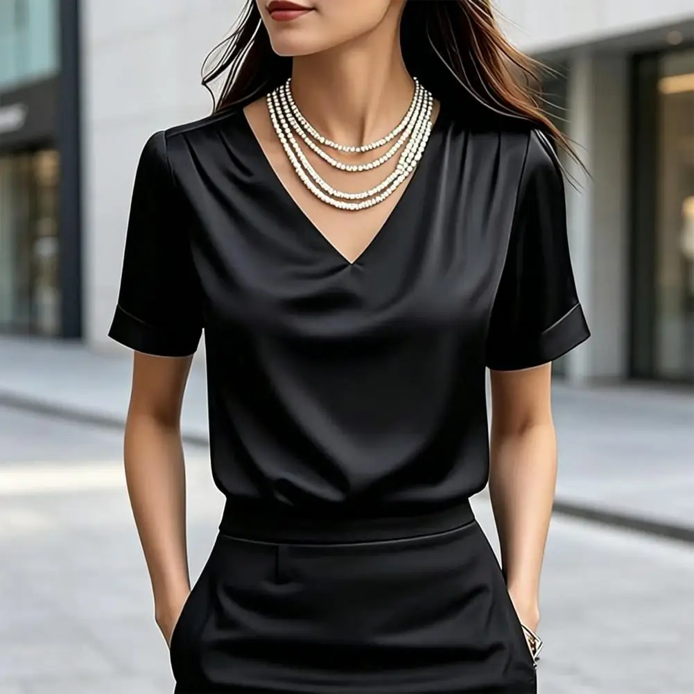 Women Satin T-Shirt V-Neck Short Sleeve Solid Color Loose Fit Smooth Top Summer Casual Chic Tee
Women Satin T-Shirt V-Neck Short Sleeve Solid Color Loose Fit Smooth Top Summer Casual Chic Tee