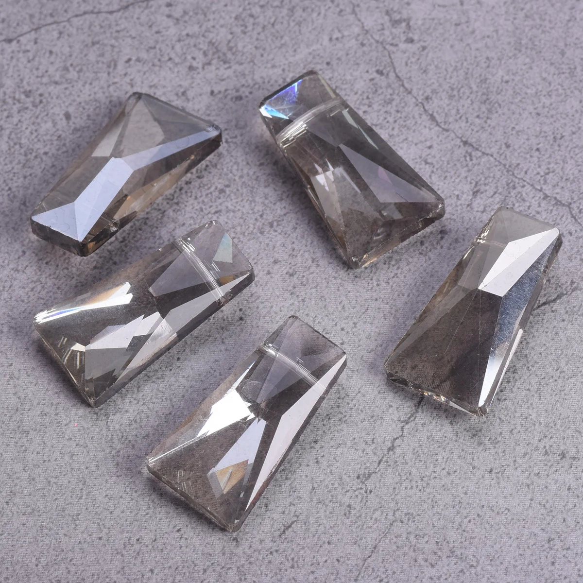 5pcs Gray Trapezoid Shape 28x16mm Faceted Crystal Glass Loose Beads For Jewelry Making DIY Crafts Findings
5pcs Gray Trapezoid Shape 28x16mm Faceted Crystal Glass Loose Beads For Jewelry Making DIY Crafts Findings