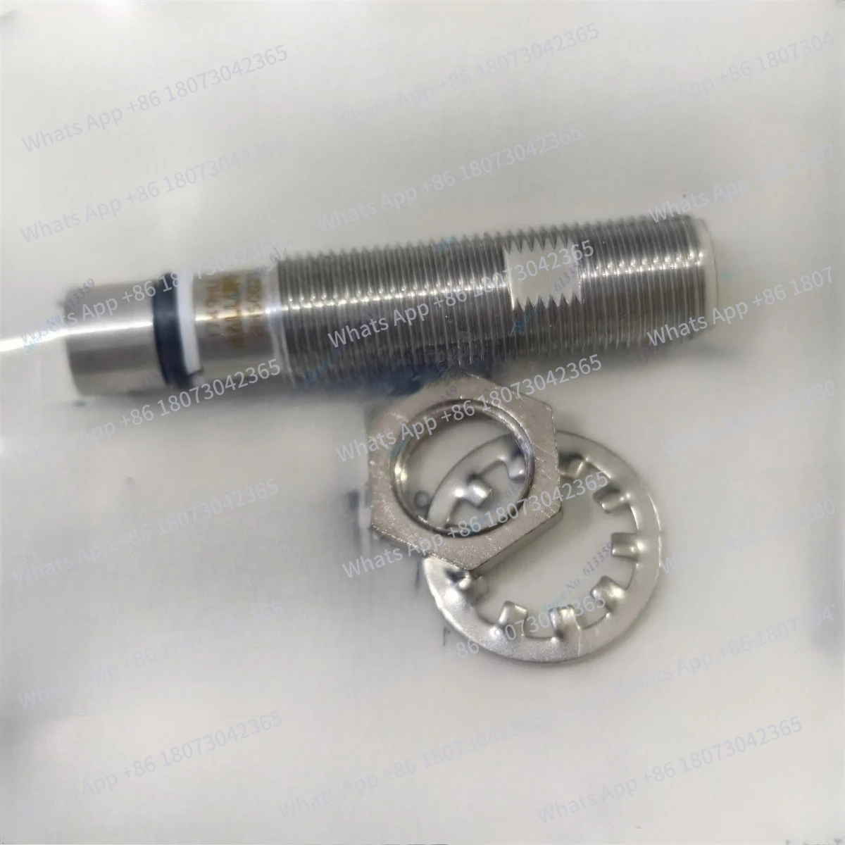 BHS002Y 516-300-S249-S4-D Balluff Новый высококачественный датчик приближения (бесконтактный выключатель)
BHS002Y 516-300-S249-S4-D Balluff Новый высококачественный датчик приближения (бесконтактный выключатель)