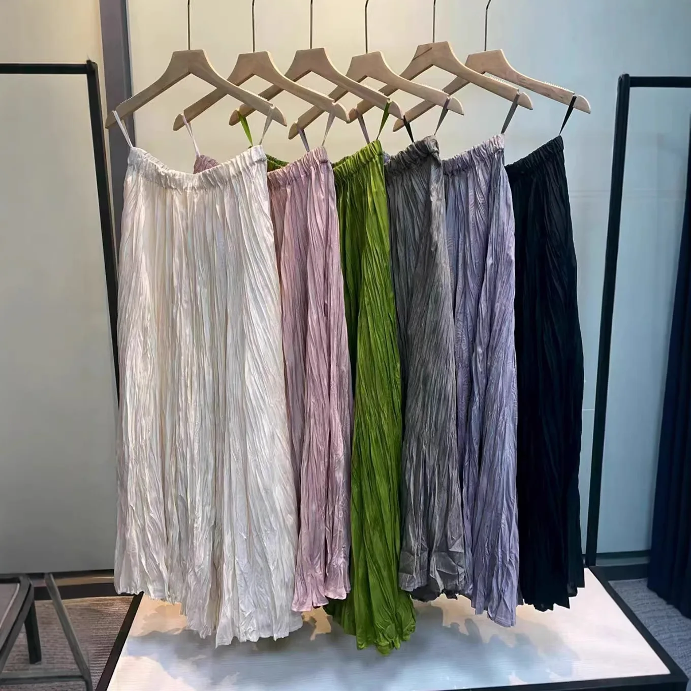 Miyake Pleated 2026 Spring Irregular Pleated Skirt Women's Half-length Skirt Elastic Waist Handmade Pleated Half-body Skirt
Miyake Pleated 2026 Spring Irregular Pleated Skirt Women's Half-length Skirt Elastic Waist Handmade Pleated Half-body Skirt