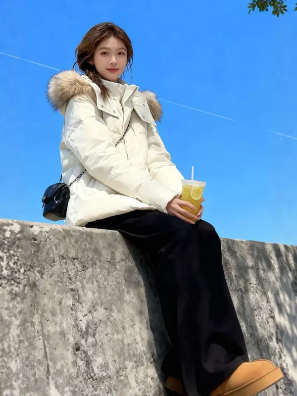 Корейская теплая хлопковая куртка Sle Thiened, уникальное шикарное пальто с капюшоном, модная зимняя верхняя одежда для маленьких фигурок
Корейская теплая хлопковая куртка Sle Thiened, уникальное шикарное пальто с капюшоном, модная зимняя верхняя одежда для маленьких фигурок