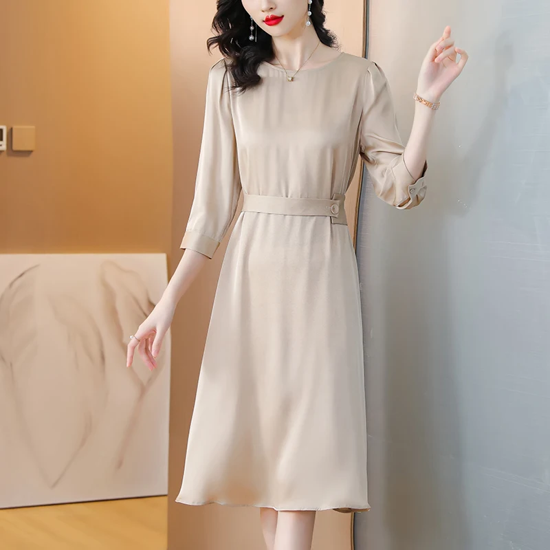 2023 Summer Silk Satin Short Sleeve Dress Women's Solid Loose Large O-Neck Mid length Waist Slim Long Dress Knee Length Robe
2023 Summer Silk Satin Short Sleeve Dress Women's Solid Loose Large O-Neck Mid length Waist Slim Long Dress Knee Length Robe