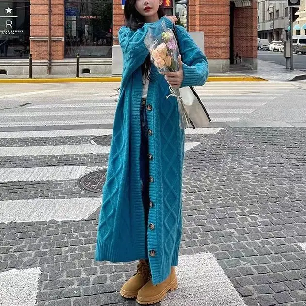 2024 Autumn and Winter New Sweater Cardigan Jacket Women's Retro Versatile Wide and Long Outer Knitted Coat
2024 Autumn and Winter New Sweater Cardigan Jacket Women's Retro Versatile Wide and Long Outer Knitted Coat