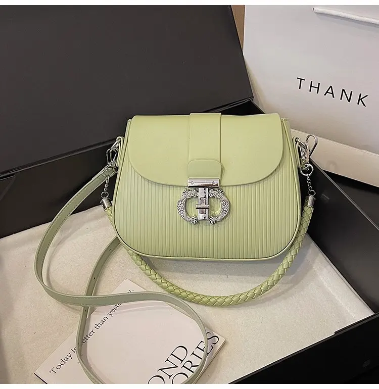 2025Fashion! Fashion Dick Lounge Saddle Bag, Chain Design, Commuter Shoulder/Neck Crossbody
2025Fashion! Fashion Dick Lounge Saddle Bag, Chain Design, Commuter Shoulder/Neck Crossbody