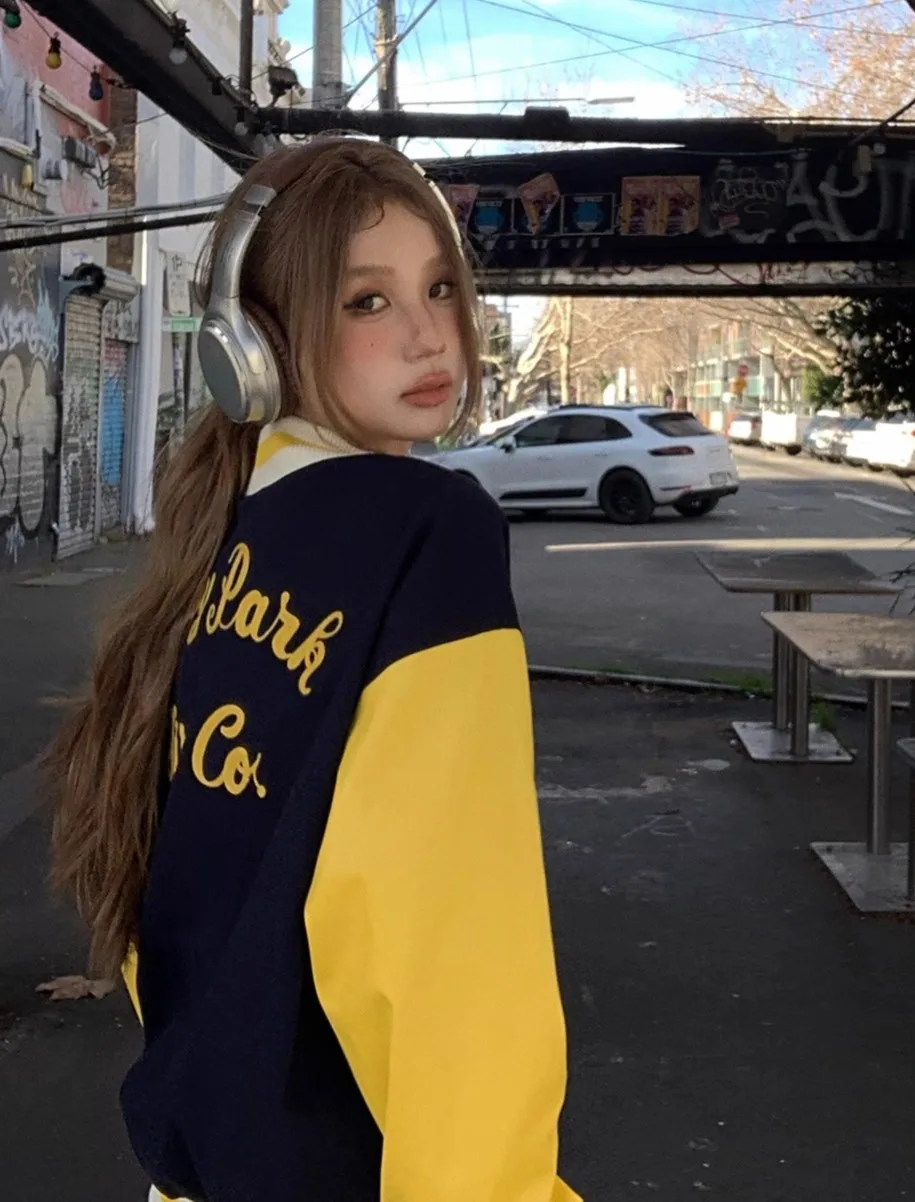 Бейсбольные куртки с капюшоном, женские весенние накладки-бомберы, регулируемая эластичная ткань, университетские удобные походные карманы с принтом, ретро
Бейсбольные куртки с капюшоном, женские весенние накладки-бомберы, регулируемая эластичная ткань, университетские удобные походные карманы с принтом, ретро