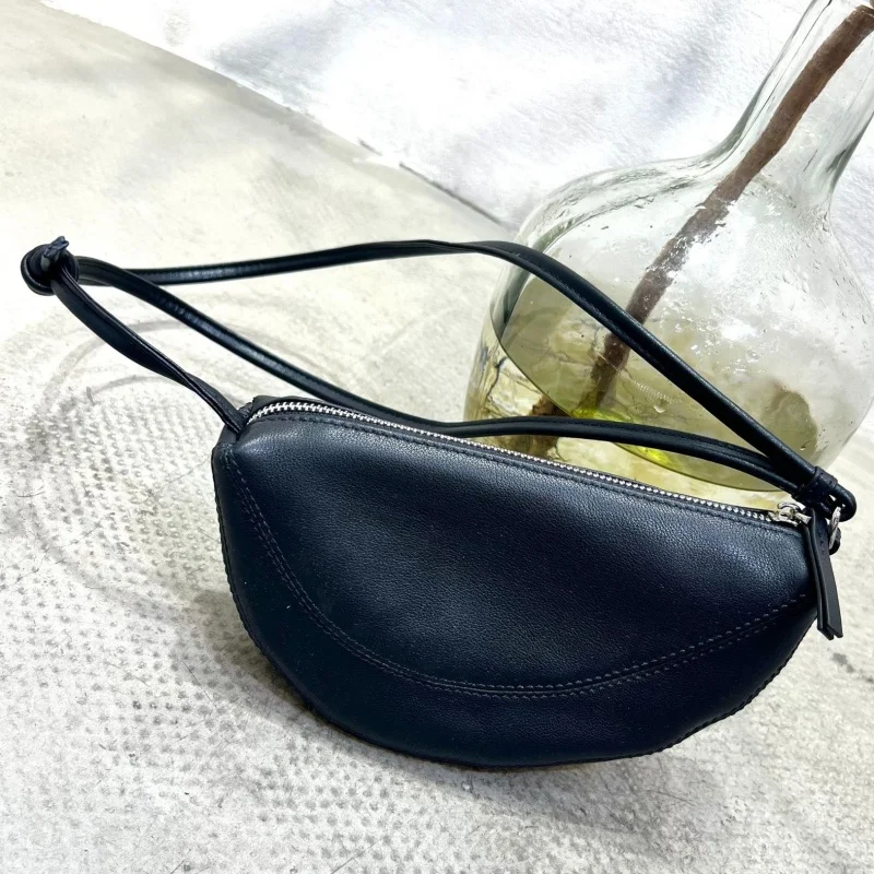 Women Genuine Leather Crossbody Bag Versatile Small Shoulder Underarm Bag Black Solid Color Zip Simple Daily Travel Phone Pouch
Women Genuine Leather Crossbody Bag Versatile Small Shoulder Underarm Bag Black Solid Color Zip Simple Daily Travel Phone Pouch