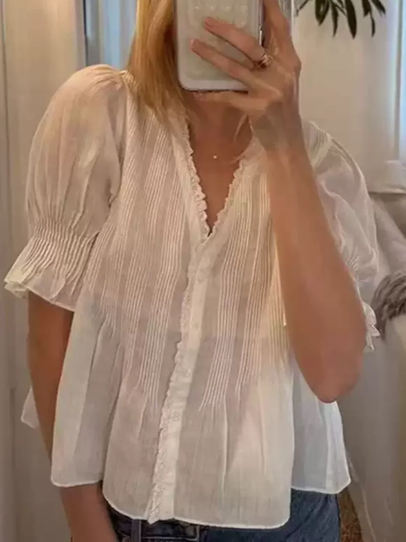 Women Lace Patch Casual Blouse Top 100% Ramie V-Neck Puff Sleeve Single Breasted Fashion Female White Shirt
Women Lace Patch Casual Blouse Top 100% Ramie V-Neck Puff Sleeve Single Breasted Fashion Female White Shirt