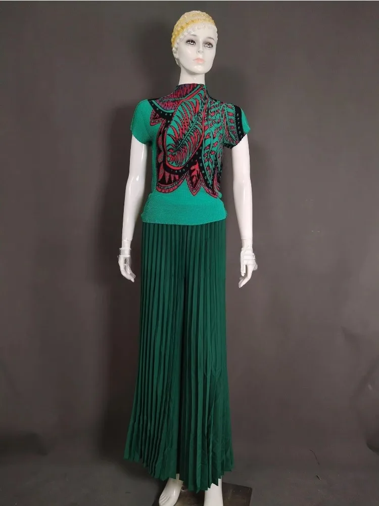 2025 Pleated Pleated Wide-leg Pants Miyake Casual Pants Versatile Corn Kernels Short-sleeved Top Two-piece Set Women Summer New
2025 Pleated Pleated Wide-leg Pants Miyake Casual Pants Versatile Corn Kernels Short-sleeved Top Two-piece Set Women Summer New