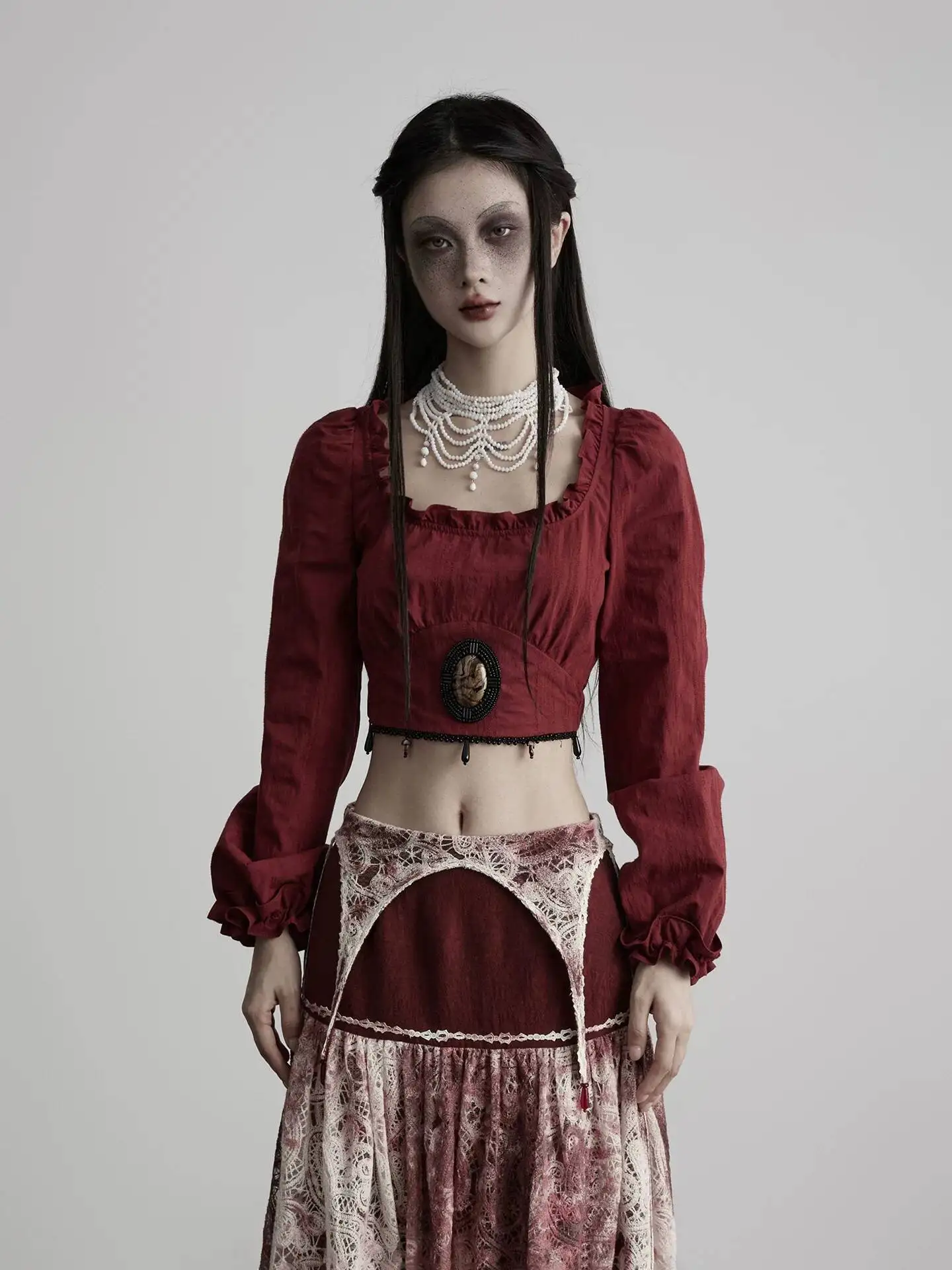 New Spring Summer Retro Pearl Water Droplet Lace Square Neckline Waist-cinching Midriff-baring Long Sleeves T-shirt Cropped Top
New Spring Summer Retro Pearl Water Droplet Lace Square Neckline Waist-cinching Midriff-baring Long Sleeves T-shirt Cropped Top
