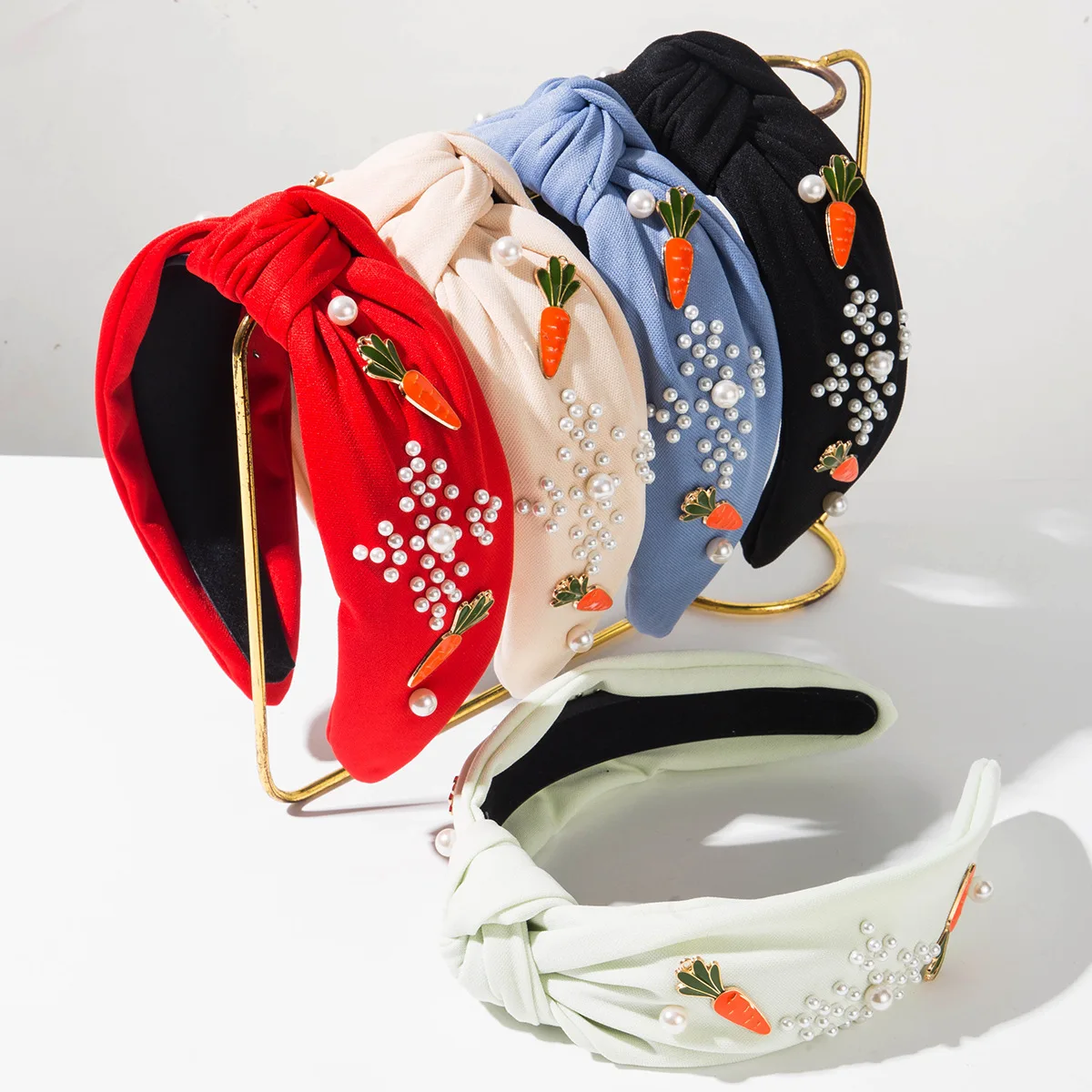 Solid Color Pearl-Embellished Carrot Accessory Knotted Wide-Brim Headband
Solid Color Pearl-Embellished Carrot Accessory Knotted Wide-Brim Headband