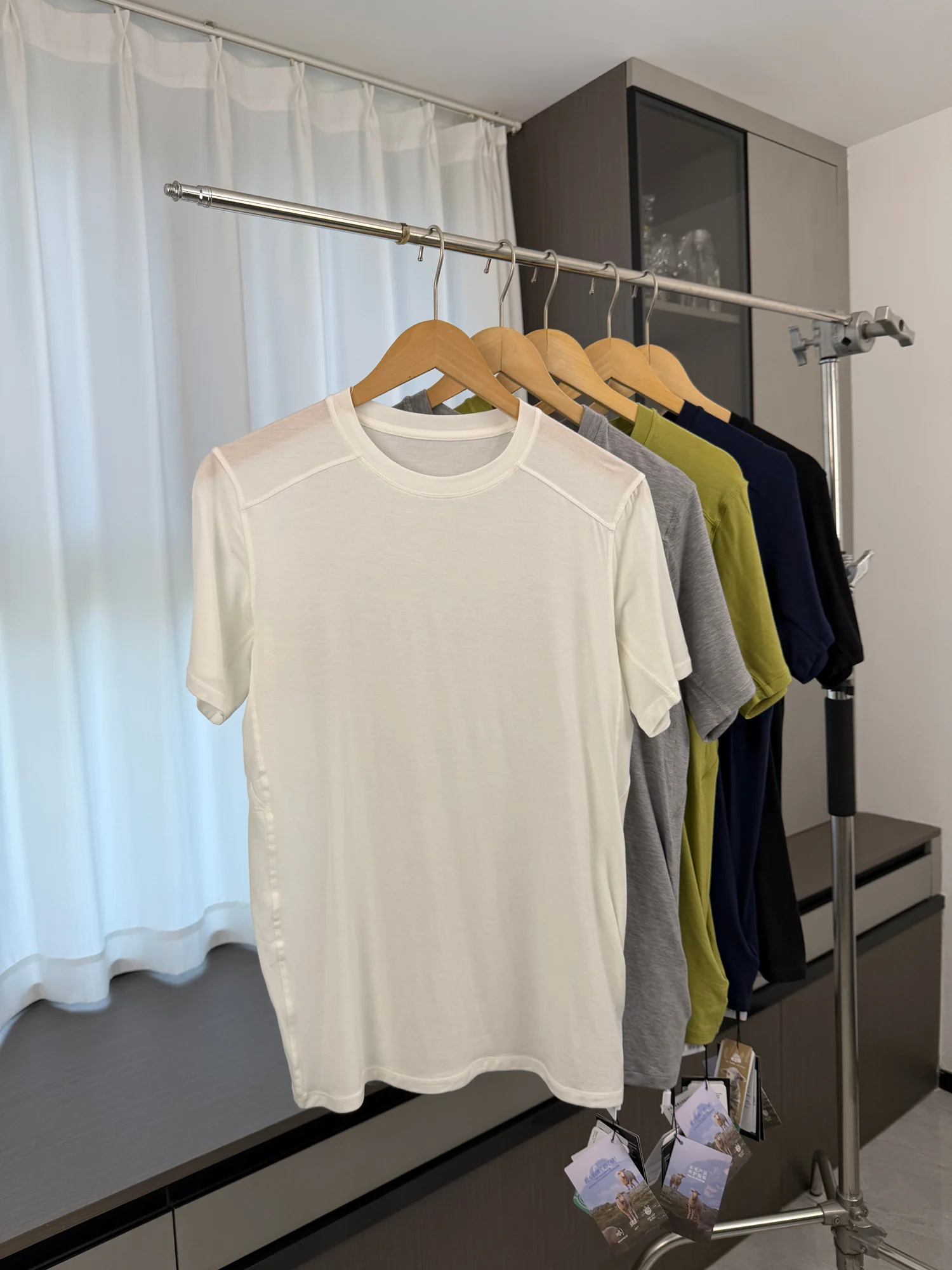 Cool Skin Feeling Summer Men's T-Shirt Breathable Sporty Casual Short Sleeve Fashionable Urban Standard Fit round Neck
Cool Skin Feeling Summer Men's T-Shirt Breathable Sporty Casual Short Sleeve Fashionable Urban Standard Fit round Neck