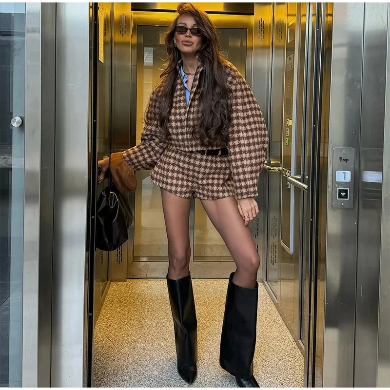 Elegant Plaid Short Set Women Casual Chic Full Sleeve Zipper Jacket High Waist Pockets Shorts Two Piece Sets Office Suit Commute 
Elegant Plaid Short Set Women Casual Chic Full Sleeve Zipper Jacket High Waist Pockets Shorts Two Piece Sets Office Suit Commute