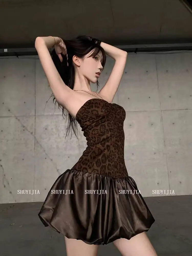 2026 Summer Women's Leopard Print Patchwork Dress Sexy Slim Waist Flared Dress For Curvy Ladies Y2K Cute Party Mini Dress
2026 Summer Women's Leopard Print Patchwork Dress Sexy Slim Waist Flared Dress For Curvy Ladies Y2K Cute Party Mini Dress