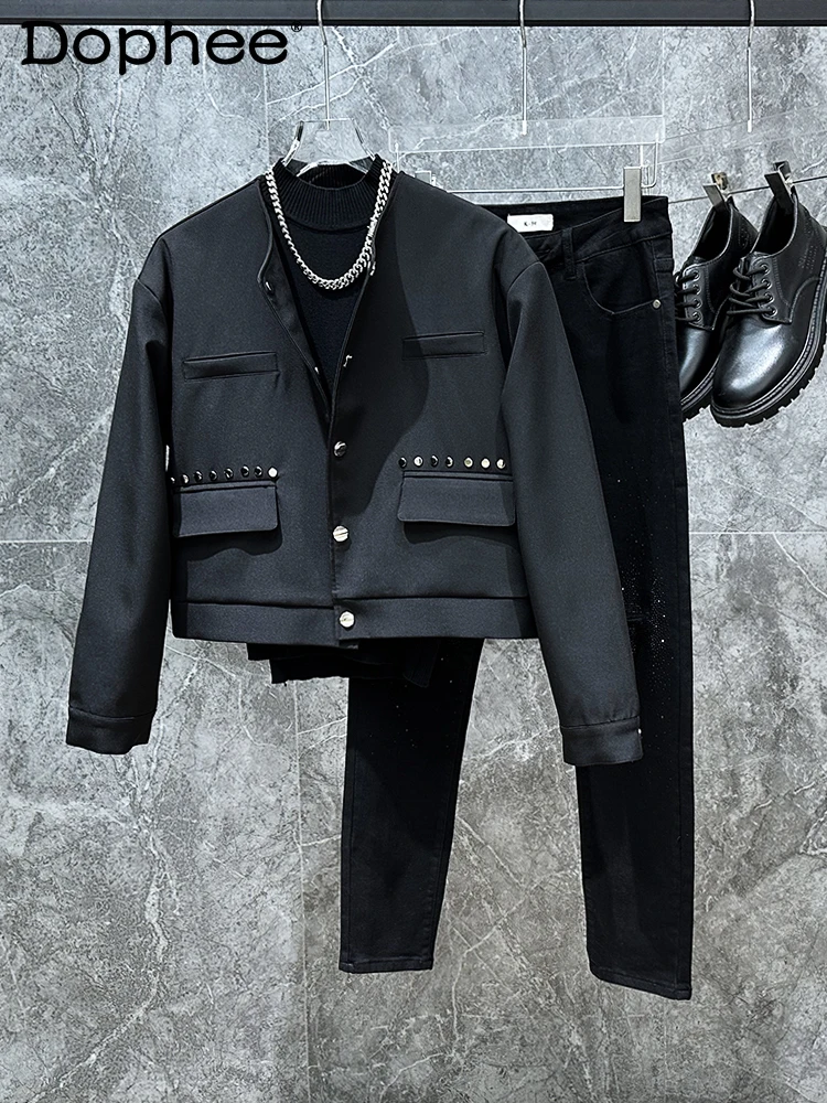 2024 High-End Men's Short Jacket Metal Rivet Design Handsome Padded Shoulder Coats Long Sleeve Single Row Multi-Buckle Jackets
2024 High-End Men's Short Jacket Metal Rivet Design Handsome Padded Shoulder Coats Long Sleeve Single Row Multi-Buckle Jackets