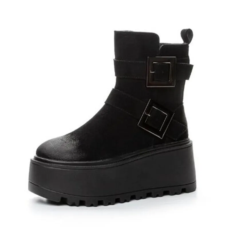 Luxury Suede Genuine Leather Ankle Booties Women Autumn Boots Flats Winter Plush Thick Sole Motorcycle 8cm Platform Wedge Shoes
Luxury Suede Genuine Leather Ankle Booties Women Autumn Boots Flats Winter Plush Thick Sole Motorcycle 8cm Platform Wedge Shoes