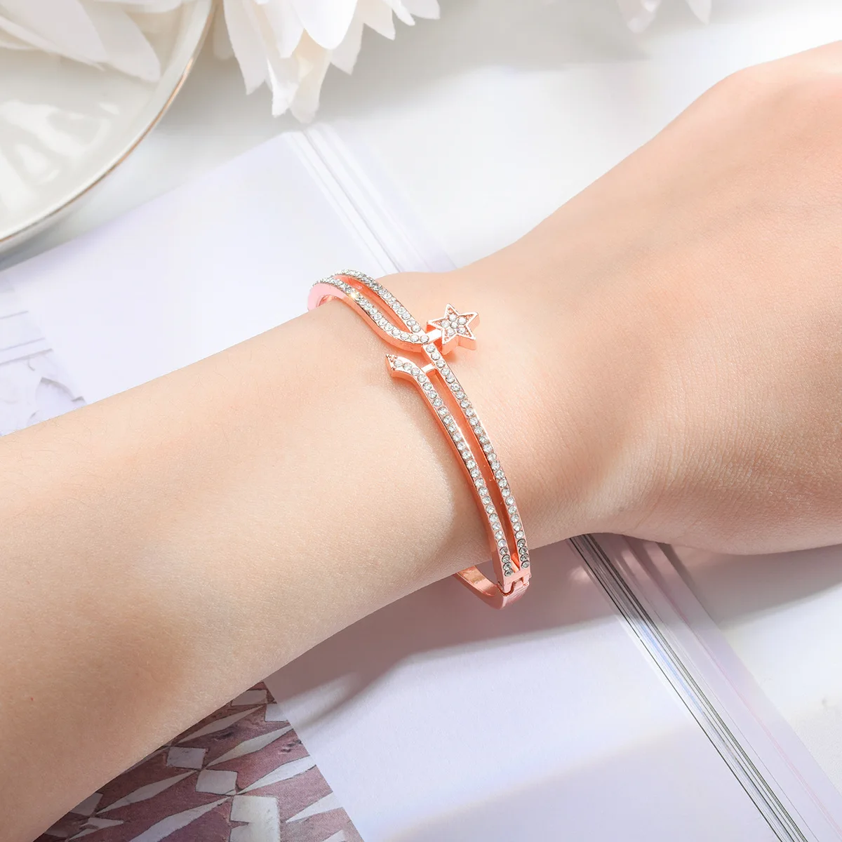 Net Celebrity Femininity Korean Version Simple Internet Celebrity Five-pointed Star Bracelet Support Same Custom Luxury1$postage
Net Celebrity Femininity Korean Version Simple Internet Celebrity Five-pointed Star Bracelet Support Same Custom Luxury1$postage