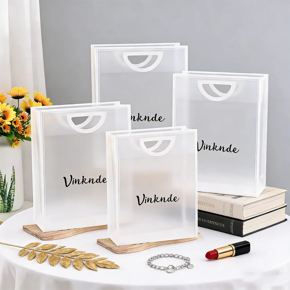 Wholesale 50/100Pcs Custom Logo PVC Plastic Transparent PP Shopping Bag 26x12x33cm Gift Clothing Flower Package Frosted Handbag
Wholesale 50/100Pcs Custom Logo PVC Plastic Transparent PP Shopping Bag 26x12x33cm Gift Clothing Flower Package Frosted Handbag