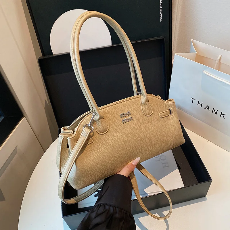 2025 Designer-Inspired Bowling Bag for Women Adjustable Crossbody Strap Shoulder Purse with Top Handle Underarm Day to Night Bag
2025 Designer-Inspired Bowling Bag for Women Adjustable Crossbody Strap Shoulder Purse with Top Handle Underarm Day to Night Bag