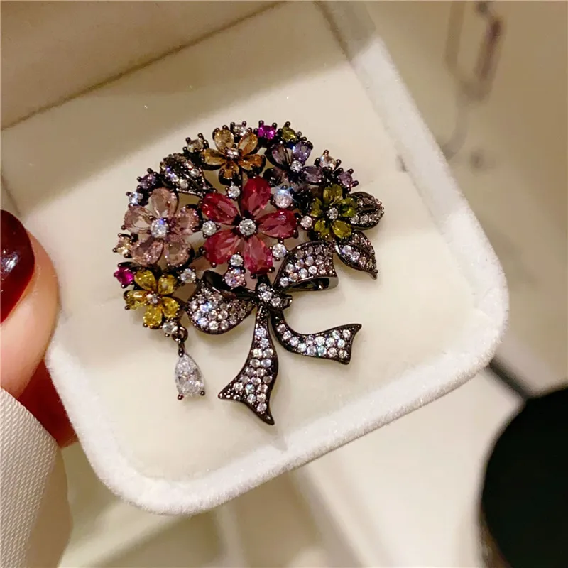 CC Vintage Brooch Women Accessory Exquisite Flower Shape Corsage Colorful Zirconia Suit Pins Temperament Pin Luxury Jewelry B341 
CC Vintage Brooch Women Accessory Exquisite Flower Shape Corsage Colorful Zirconia Suit Pins Temperament Pin Luxury Jewelry B341