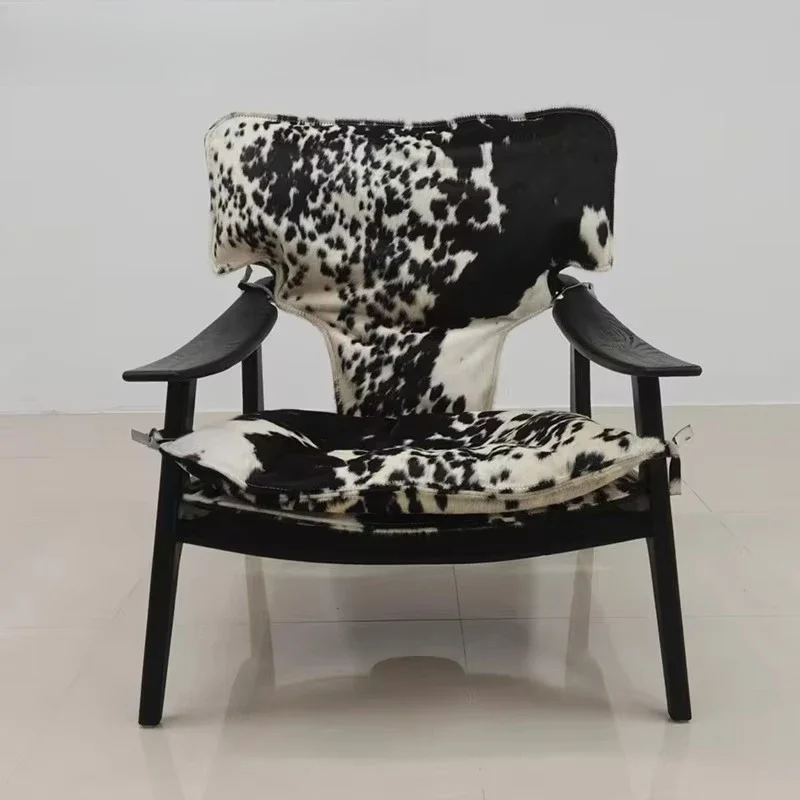 Designer style retro Nordic single chair, with armrests and backrests, suitable for hotels, bed and breakfast living rooms
Designer style retro Nordic single chair, with armrests and backrests, suitable for hotels, bed and breakfast living rooms