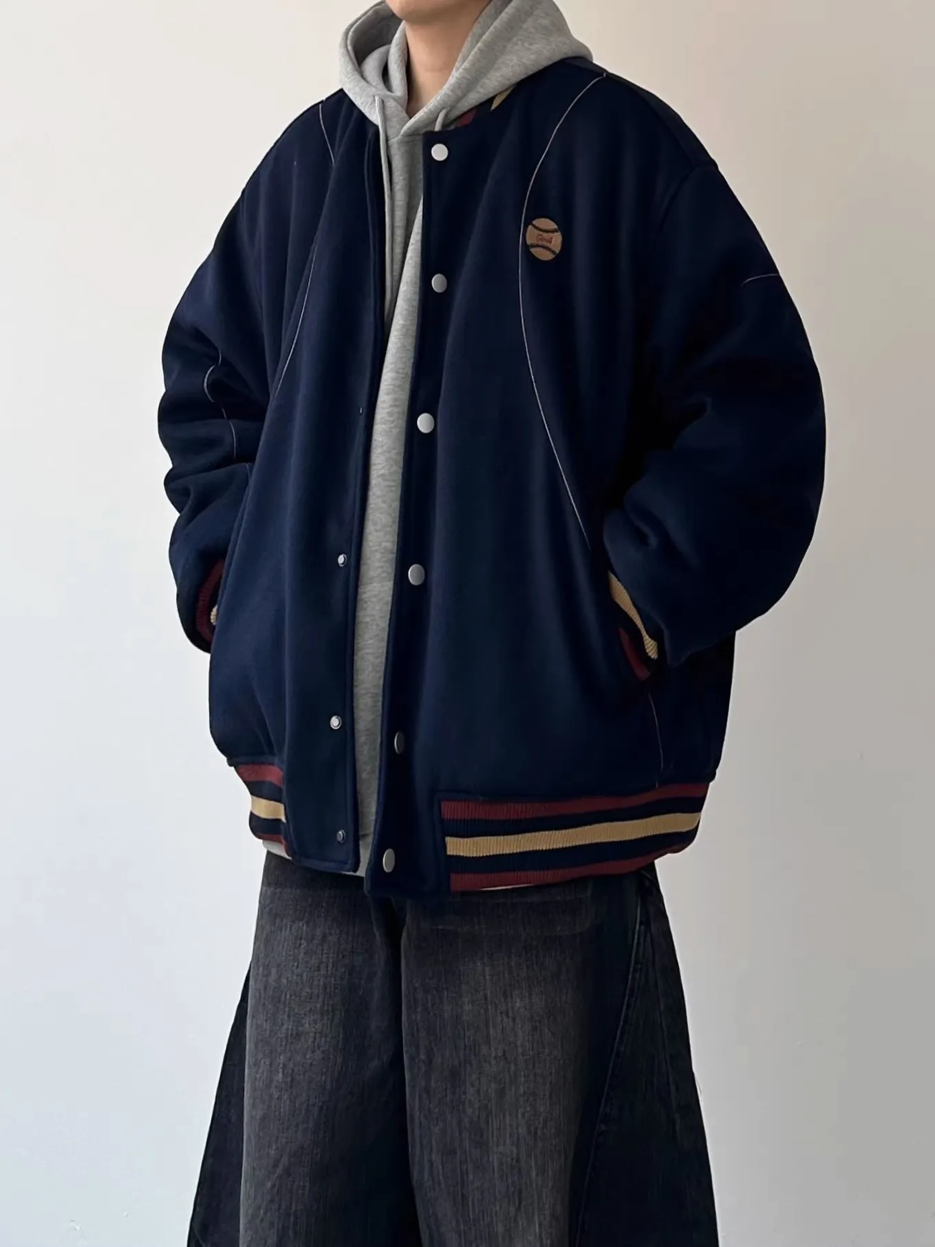 JOYZONE американское ретро бейсбольное джемтовое хлопковое пальто Thiened, свободная теплая верхняя одежда для подростков и молодежи
JOYZONE американское ретро бейсбольное джемтовое хлопковое пальто Thiened, свободная теплая верхняя одежда для подростков и молодежи