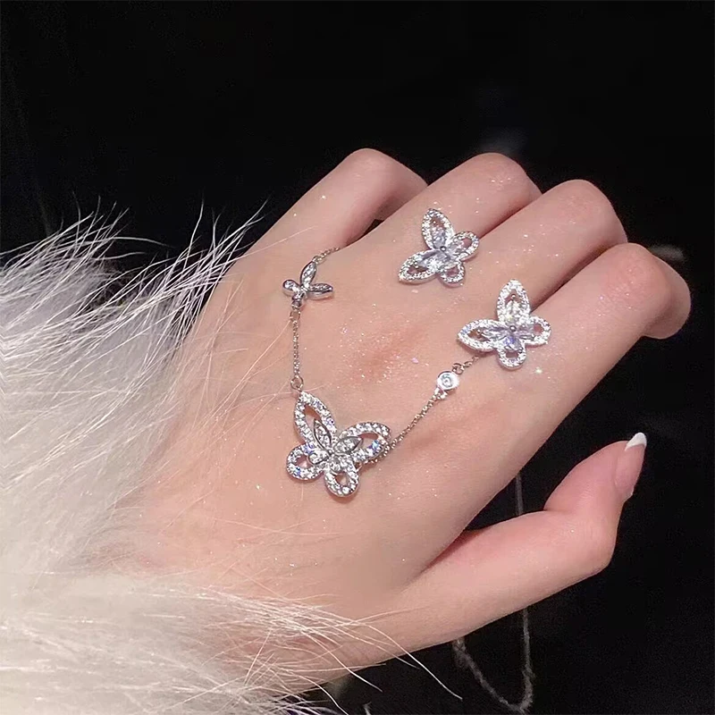 RAPRGOLD All Moissanite Exquisite Butterfly Pendant Necklaces for Women Girls Chains Neck Fine Jewelry Gift with GRA Certificate
RAPRGOLD All Moissanite Exquisite Butterfly Pendant Necklaces for Women Girls Chains Neck Fine Jewelry Gift with GRA Certificate