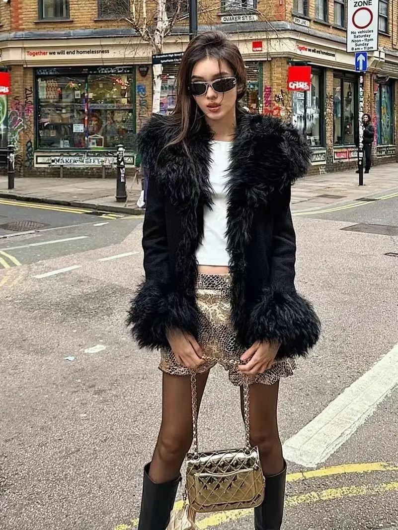 Faionable ort Fur Coat Women's Autumn Winter Slim Fit Large Collar Splicing Woolen Jaet Commute Sle Long Sve Coat
Faionable ort Fur Coat Women's Autumn Winter Slim Fit Large Collar Splicing Woolen Jaet Commute Sle Long Sve Coat