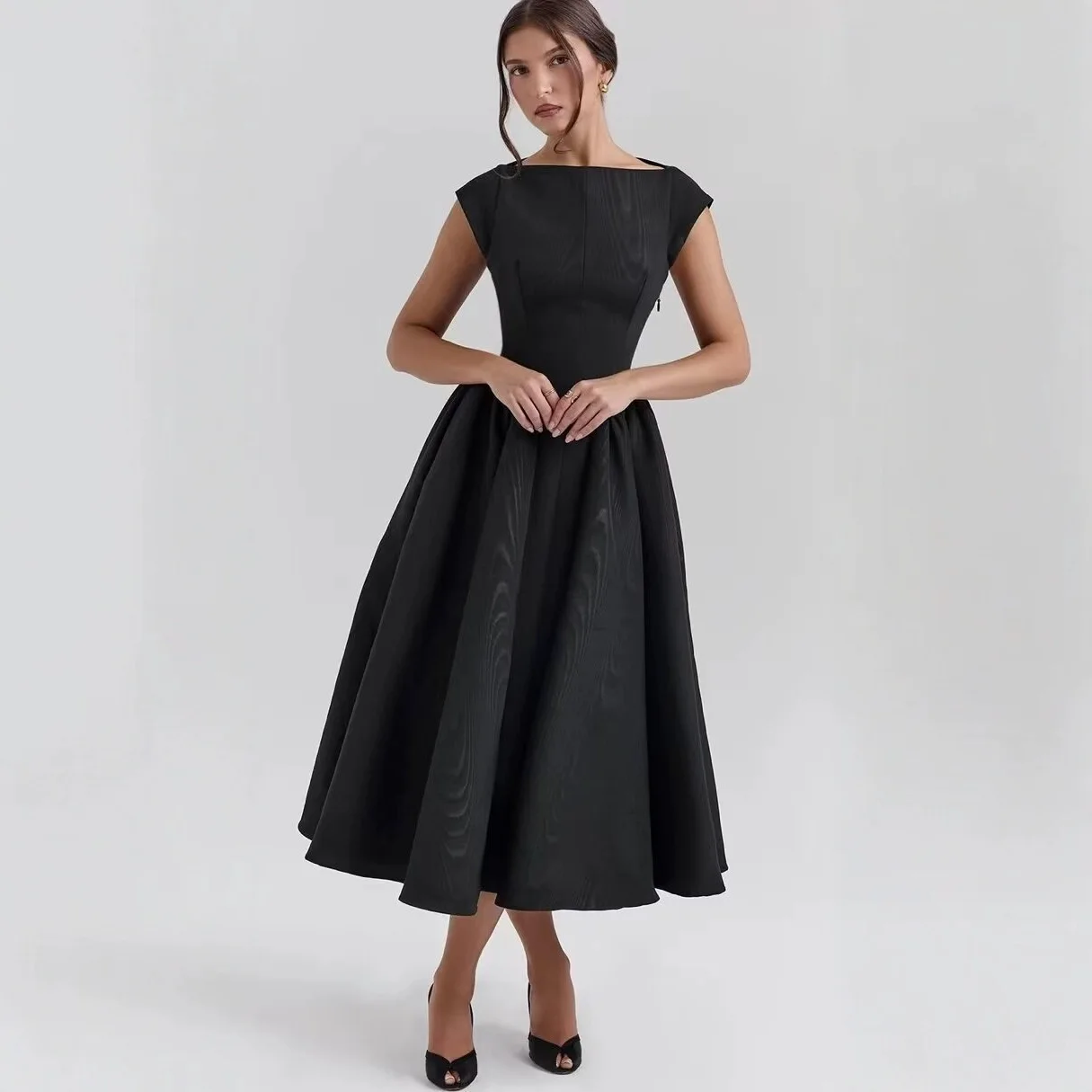 Spring/summer Retro Backless Round Neck Sleeveless Vest Dress for Women, French Style Medium Length Dress, Solid Color
Spring/summer Retro Backless Round Neck Sleeveless Vest Dress for Women, French Style Medium Length Dress, Solid Color