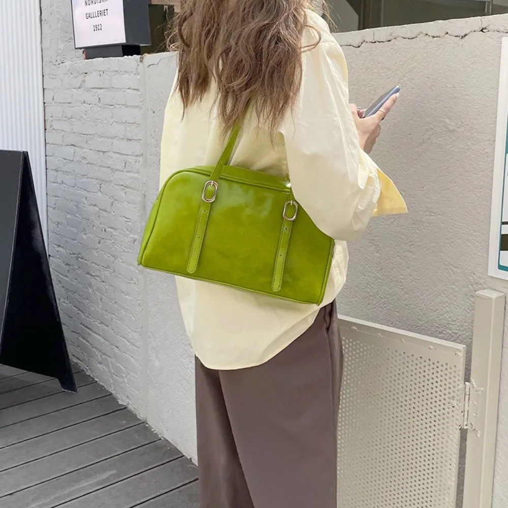 Simple Green Boston Bag Korean Style Large Capacity Underarm Bag Solid Color Pillow Bag PU Leather Shoulder Bag Woman
Simple Green Boston Bag Korean Style Large Capacity Underarm Bag Solid Color Pillow Bag PU Leather Shoulder Bag Woman