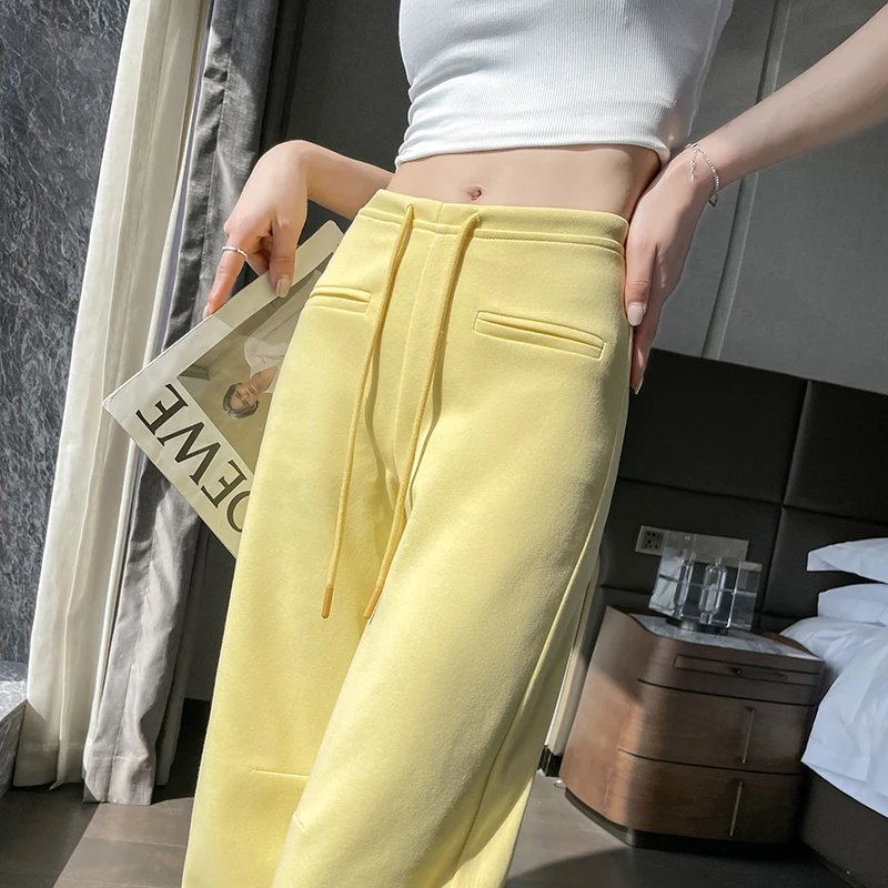 Cotton Sweatpants Fashion 2025 New Sweatpants Women Elastic High Waist Drawstring Wide Leg Loose Casual Full-Length Pants Female
Cotton Sweatpants Fashion 2025 New Sweatpants Women Elastic High Waist Drawstring Wide Leg Loose Casual Full-Length Pants Female