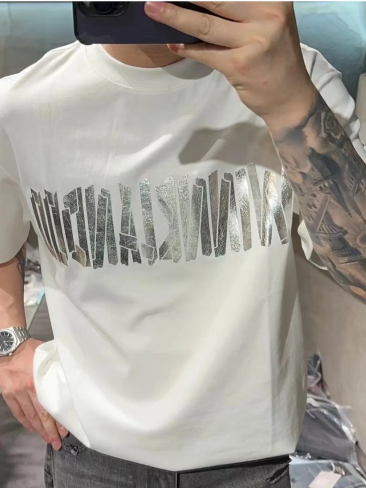 Серебристая футболка с принтом для мужчин, летняя модная повседневная футболка с круглым вырезом и коротким рукавом, облегающая по фигуре
Серебристая футболка с принтом для мужчин, летняя модная повседневная футболка с круглым вырезом и коротким рукавом, облегающая по фигуре