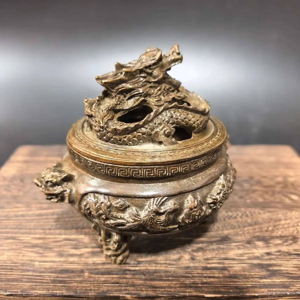 Antique collection retro pill burner ornament incense burner household tea ceremony tea art Kowloon old-fashioned incense burner
Antique collection retro pill burner ornament incense burner household tea ceremony tea art Kowloon old-fashioned incense burner