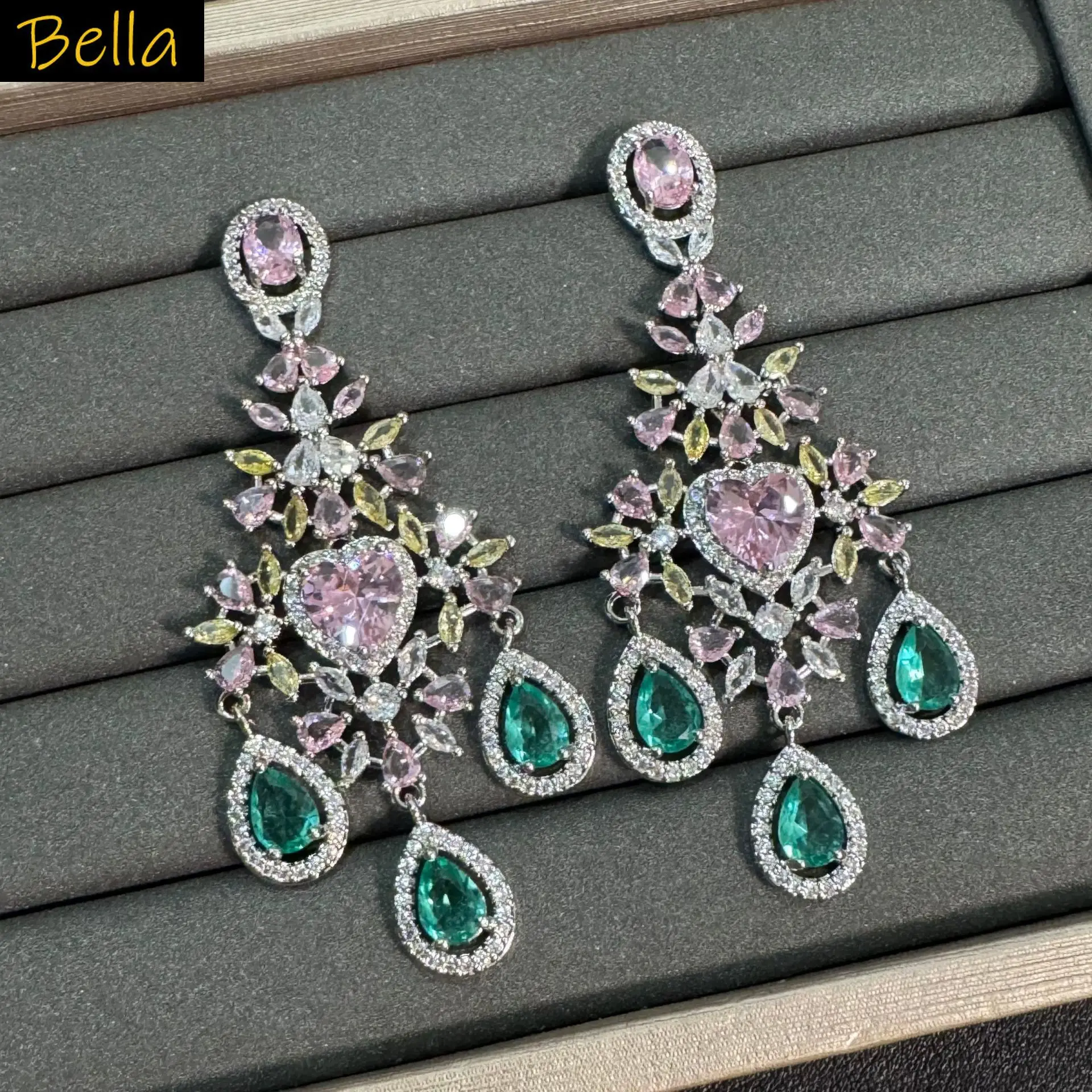 unique zircon earrings for women shiny jewelry green purple teardrop dangling earrings evening party anniversary gift
unique zircon earrings for women shiny jewelry green purple teardrop dangling earrings evening party anniversary gift