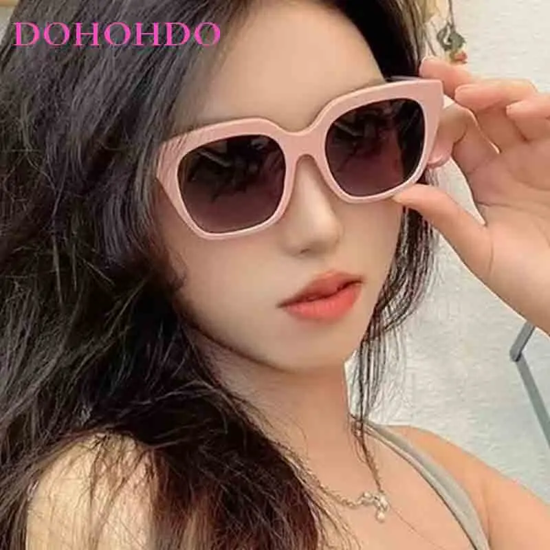 Fashion Luxury Brand Design Womens Sunglasses Square Style Sun Glasses Travel Driving Eyeglasses Female UV400 Lentes De Sol
Fashion Luxury Brand Design Womens Sunglasses Square Style Sun Glasses Travel Driving Eyeglasses Female UV400 Lentes De Sol