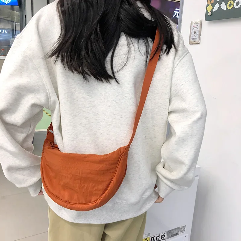 New waterproof and lightweight women's crossbody bag, crossbody dumpling versatile bag, shoulder bag
New waterproof and lightweight women's crossbody bag, crossbody dumpling versatile bag, shoulder bag