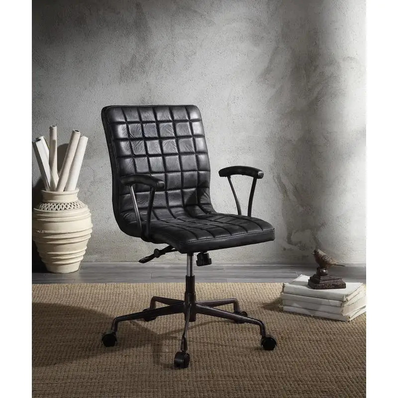 Vintage Black Top Grain Leather & Aluminum Office Chair
Vintage Black Top Grain Leather & Aluminum Office Chair
