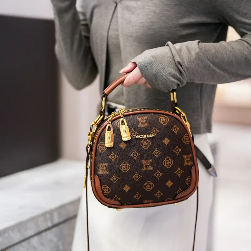 2025 Women's Convertible PU Leather Crossbody Bag for Travel Anti-Theft Lightweight Mini Purse WorkCommuting Date Night Handbag
2025 Women's Convertible PU Leather Crossbody Bag for Travel Anti-Theft Lightweight Mini Purse WorkCommuting Date Night Handbag