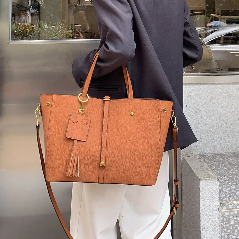 Female Soft Natural Cowhide Handbags Women Cow Genuine Leather Shoulder Bag Ladies Fashion Designer Luxury Retro Crossbody Bags
Female Soft Natural Cowhide Handbags Women Cow Genuine Leather Shoulder Bag Ladies Fashion Designer Luxury Retro Crossbody Bags