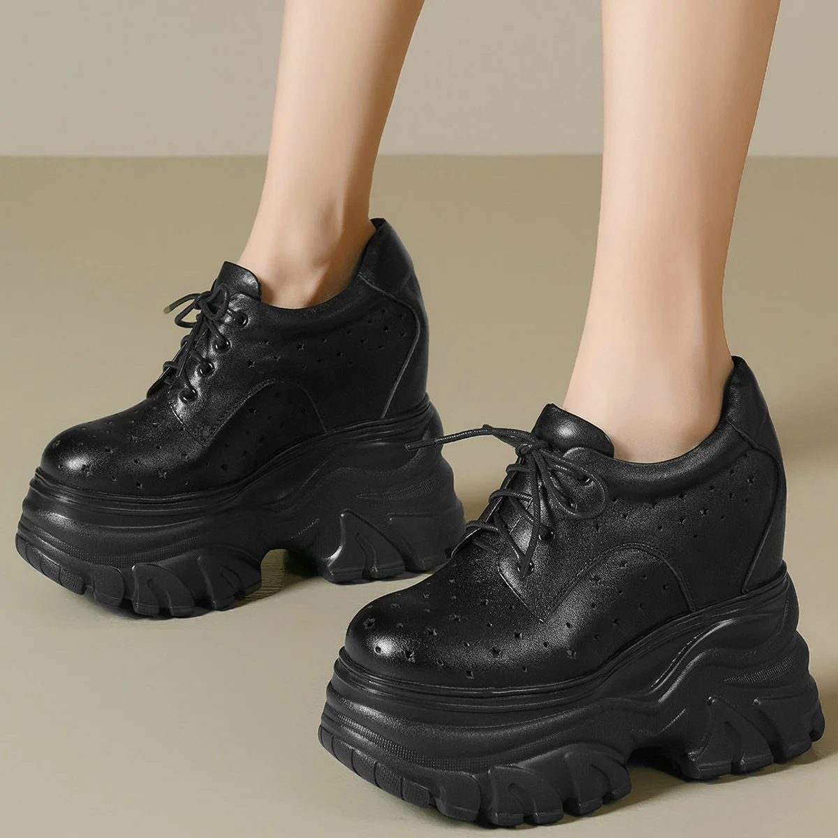 2025 Gladiator Sandals Women Hollow Genuine Leather Wedges High Heel Ankle Boots Female Round Toe Fashion Sneakers Casual Shoes
2025 Gladiator Sandals Women Hollow Genuine Leather Wedges High Heel Ankle Boots Female Round Toe Fashion Sneakers Casual Shoes