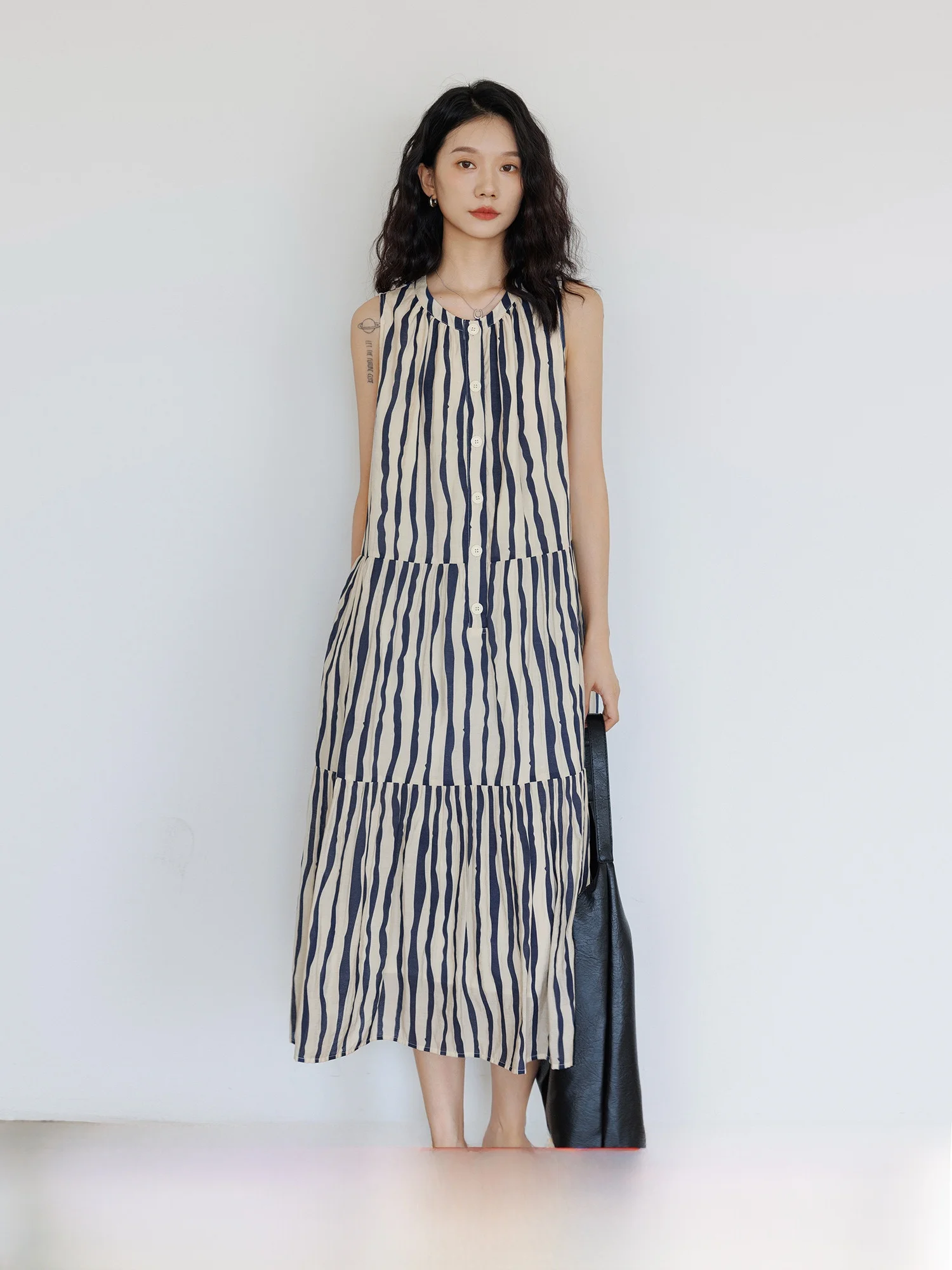 Повседневный хлопковый летний женский свободный крой, круглый жилет Dr, юбка трапециевидной формы средней длины, Sle Vaion Feel Good Dr
Повседневный хлопковый летний женский свободный крой, круглый жилет Dr, юбка трапециевидной формы средней длины, Sle Vaion Feel Good Dr